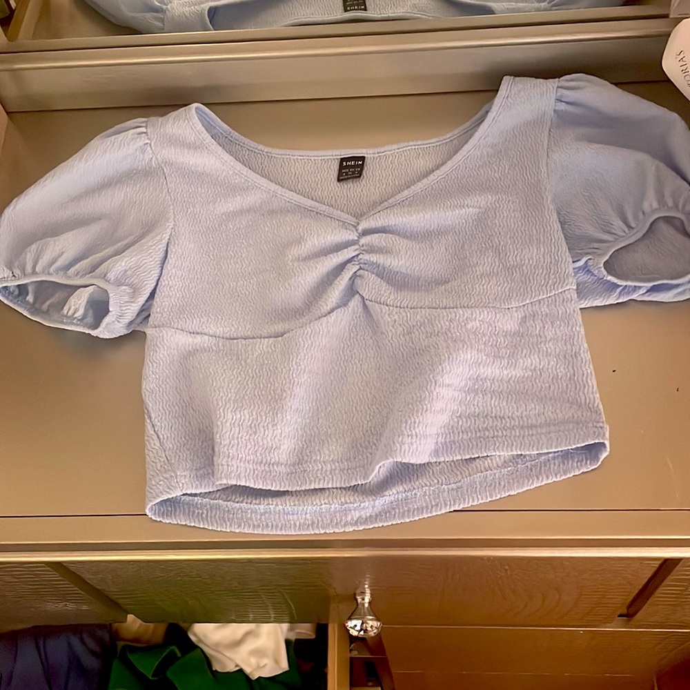 Shein Light blue cropped tee